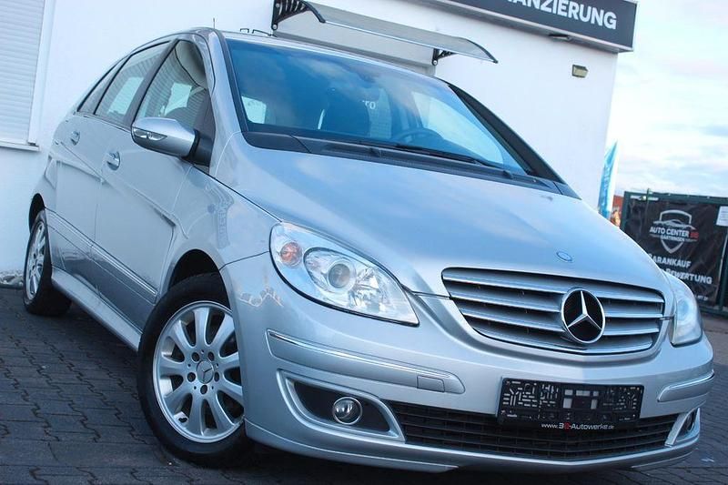 Gebraucht Mercedes B180 109 PS (80 kW) 2007 Silber Van / Kleinbus