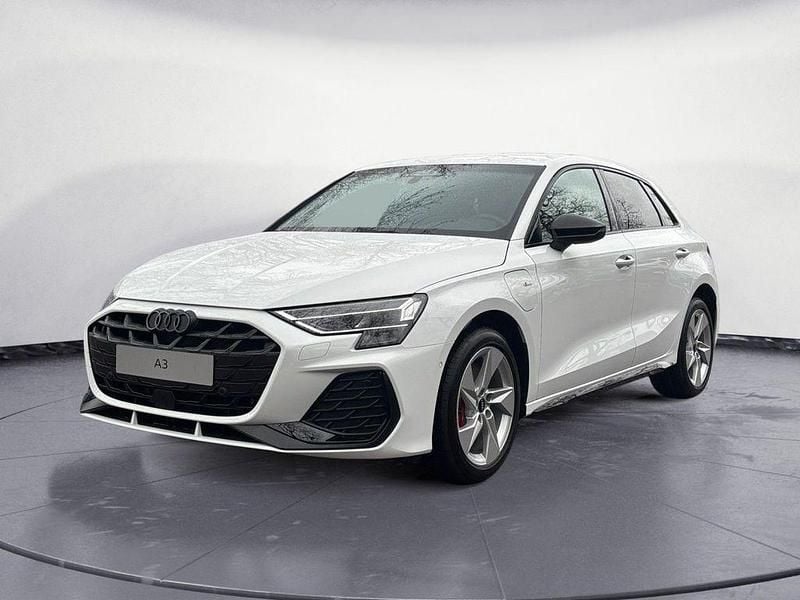 Neu Audi A3 Sportback e-tron S-Line 177 PS (130 kW) 2025 Weiß Kleinwagen