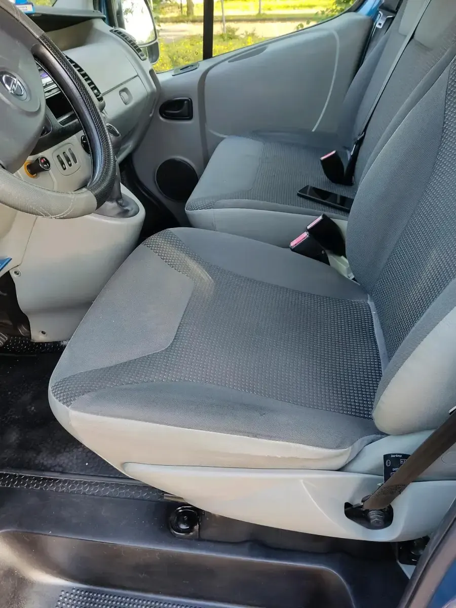 Używany Opel Vivaro 114 KM (83 kW) 2009 Niebieski Minivan