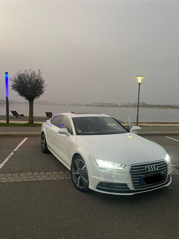 Weiß Gebraucht 2015 Audi A7 Sportback Comfort Kleinwagen | 22.999 € (Fairer Preis) - Bild 1/4