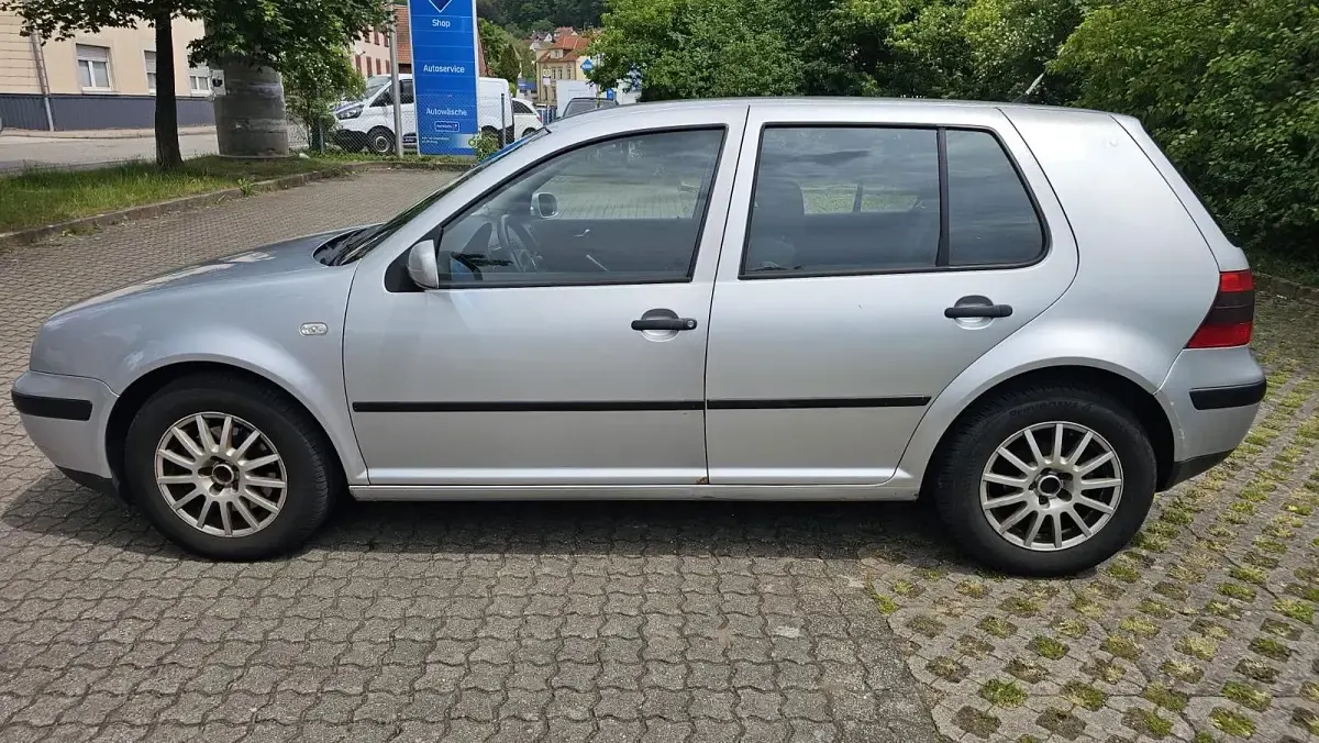 Brugt VW Golf IV 131 HK (96 kW) 2002 Sølv Hatchback