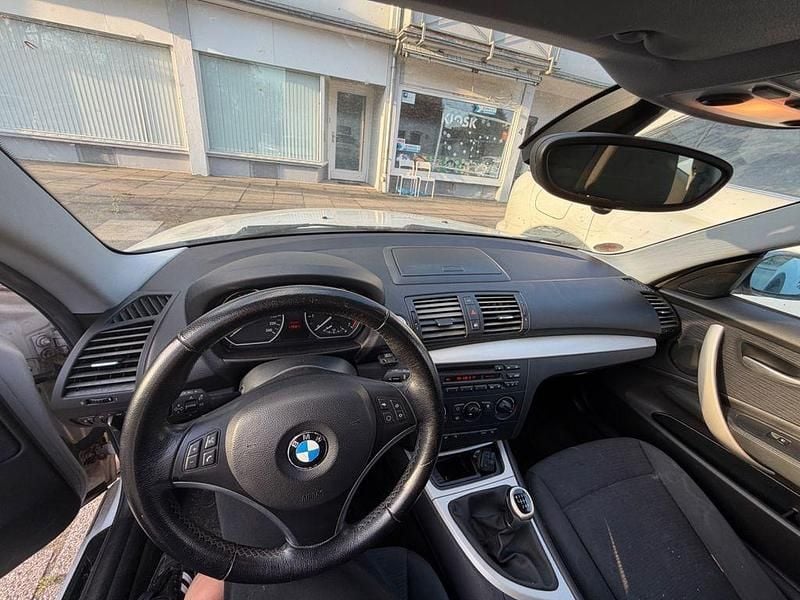 Gebraucht BMW 116 122 PS (89 kW) 2008 Weiß Kleinwagen