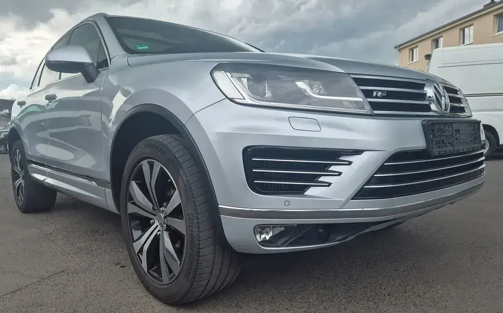 Gebraucht VW Touareg Terrain Tech 262 PS (192 kW) 2016 Silber SUV