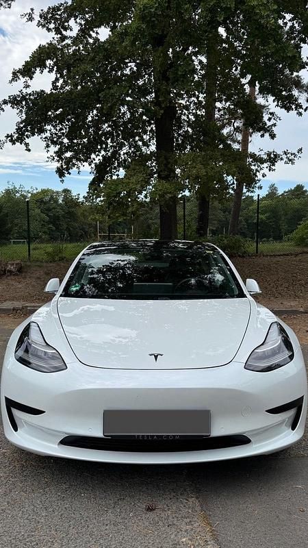 Weiß Gebraucht 2020 Tesla Model 3 Limousine | 20.500 € (Guter Preis) - Bild 1/4