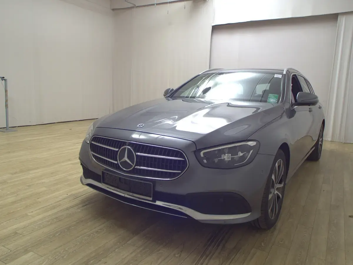 Gebraucht Mercedes E300 Avantgarde 306 PS (225 kW) 2022 Grau Kombi