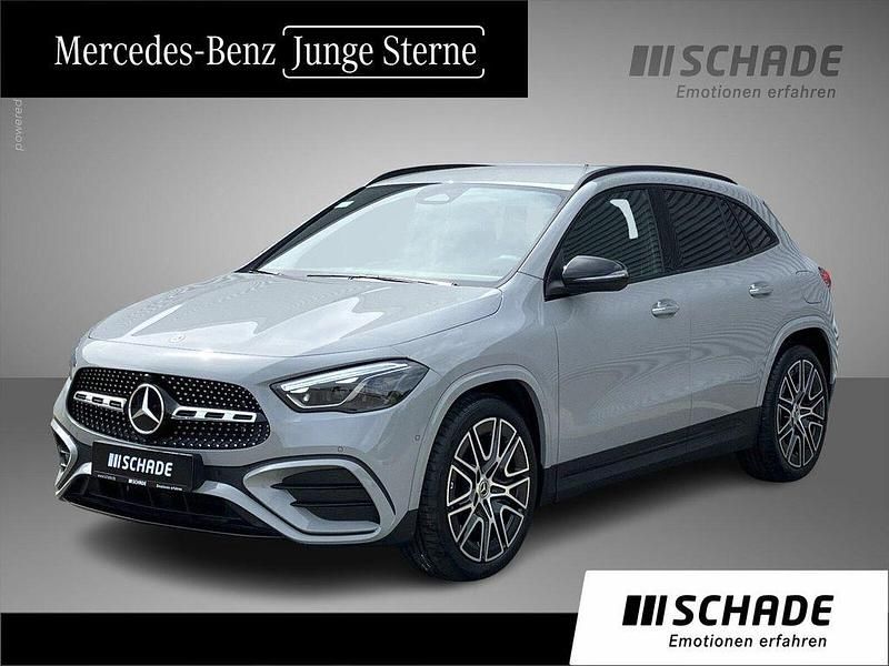 Grau Gebraucht 2025 Mercedes GLA200 AMG line SUV | 40.950 € (Fairer Preis) - Bild 1/4