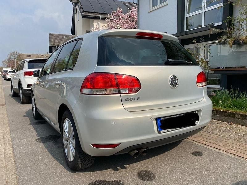 Gebraucht VW Golf VI Style 122 PS (89 kW) 2011 Silber Kleinwagen