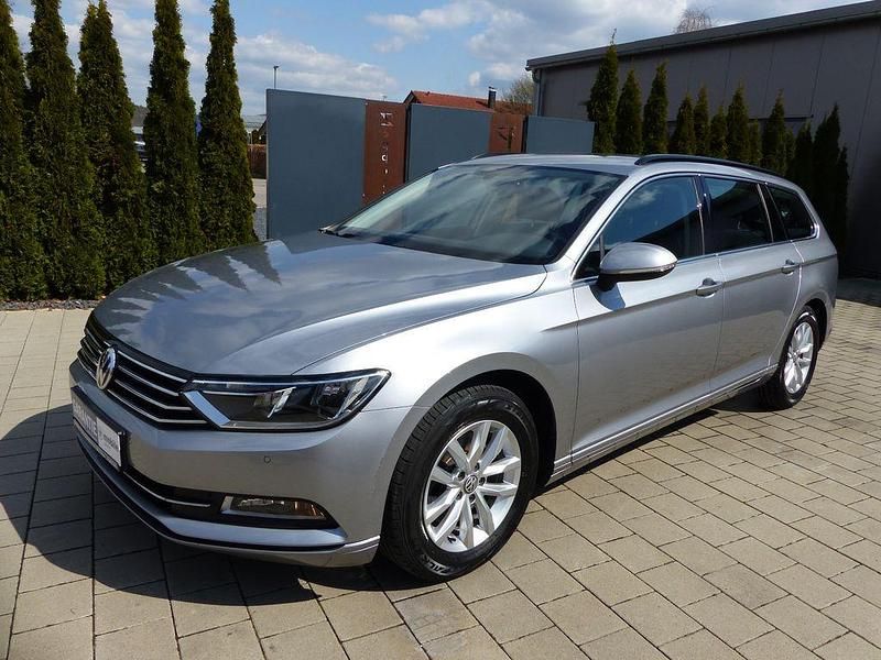 Gebraucht VW Passat Comfortline 150 PS (110 kW) 2018 Silber Kombi