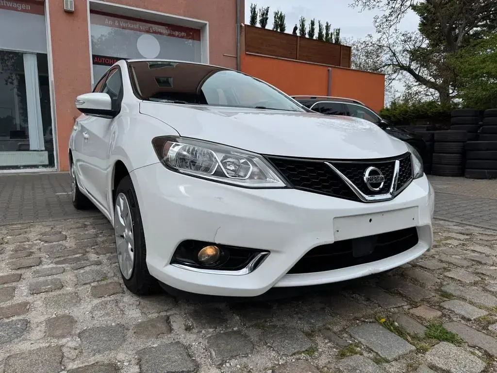 Gebraucht Nissan Pulsar Visia 116 PS (85 kW) 2016 Weiß Kleinwagen
