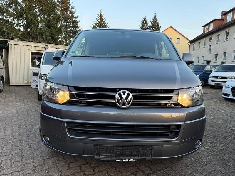 Gebraucht VW Multivan 140 PS (102 kW) 2012 Grau Van