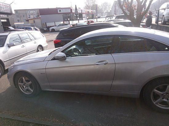 Gebraucht Mercedes E350 Avantgarde 231 PS (169 kW) 2009 Iridiumsilber  metalliclack Coupé