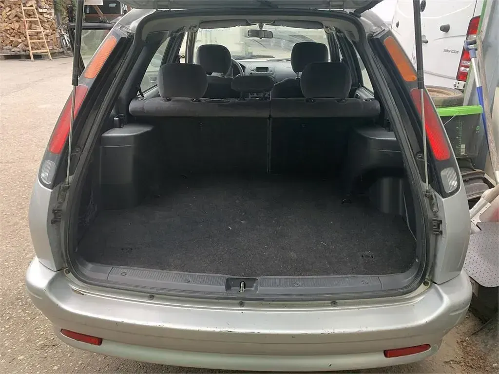 Używany Toyota Corolla 110 KM (80 kW) 2000 Szary Sedan/Limuzyna