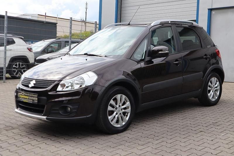 Gebraucht Suzuki SX4 Club 120 PS (88 kW) 2014 Braun Limousine