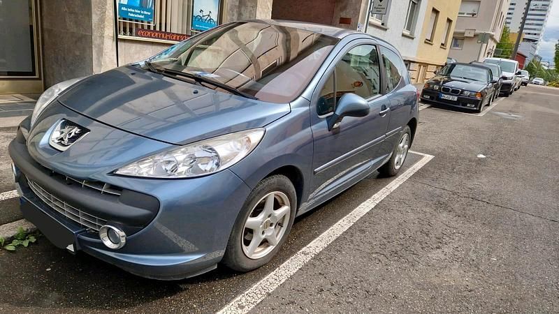 Grau Gebraucht 2007 Peugeot 207 Kleinwagen | 1.390 € (Fairer Preis) - Bild 1/3