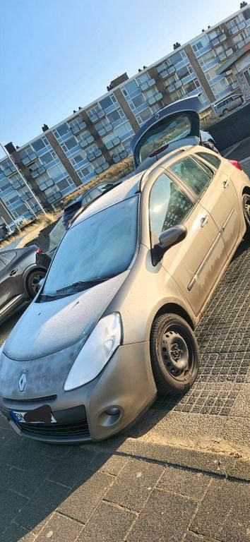 Gebraucht Renault Clio II Expression 102 PS (75 kW) 2009 Braun Limousine