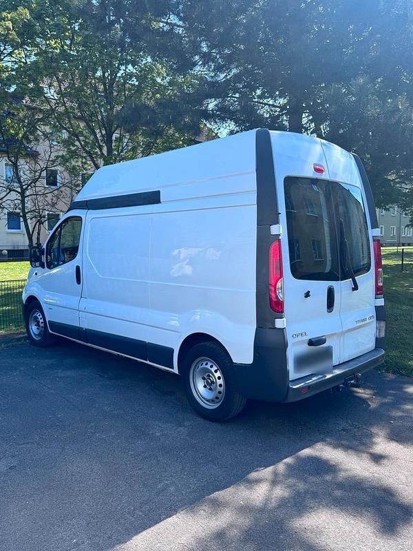 Gebraucht Opel Vivaro 114 PS (83 kW) 2007 Weiß Van / Kleinbus