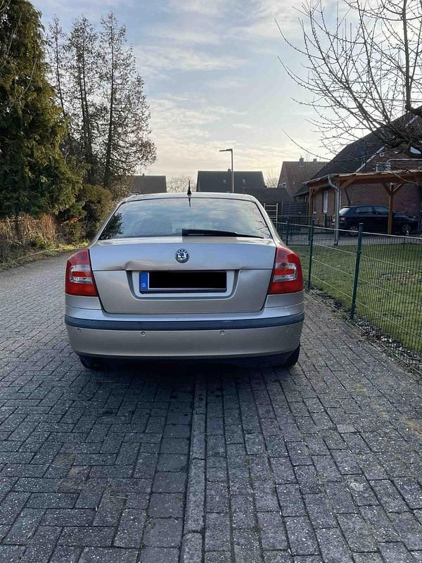 Gebraucht Skoda Octavia 102 PS (75 kW) 2004 Gold Limousine