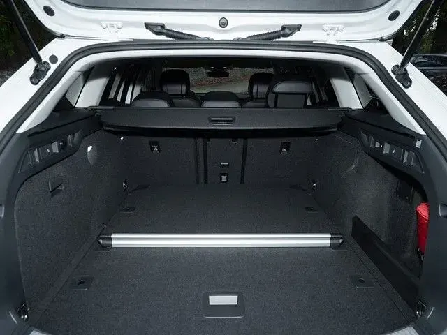 Gebraucht VW Passat Business 150 PS (110 kW) 2025 Weiß (pure white) Kombi
