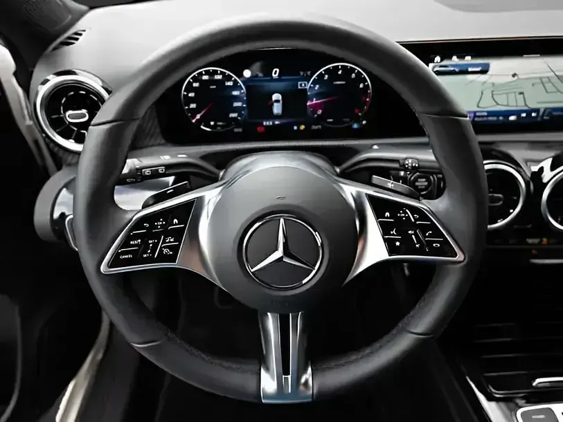 Gebraucht Mercedes A180 Progressive 2025 Weiss Limousine