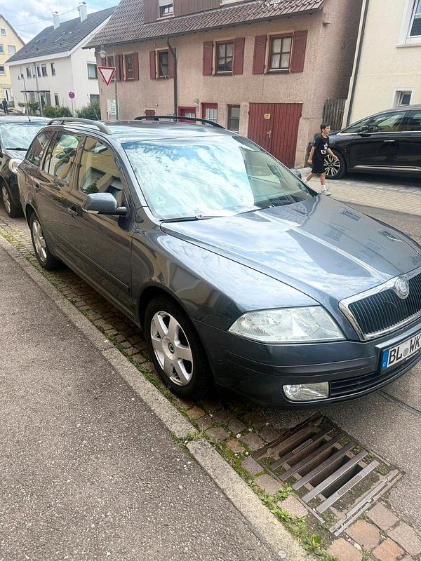 Silber Gebraucht 2007 Skoda Octavia Kombi | 1.000 € (Superpreis) - Bild 1/4