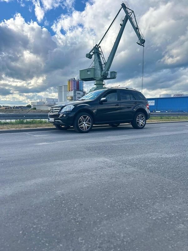 Gebraucht Mercedes ML320 2008 Schwarz SUV