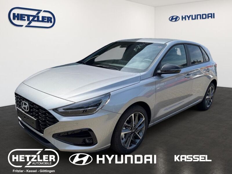 Shimmering silver / met Neu 2025 Hyundai i30 Advantage Limousine | 27.990 € (Fairer Preis) - Bild 1/4