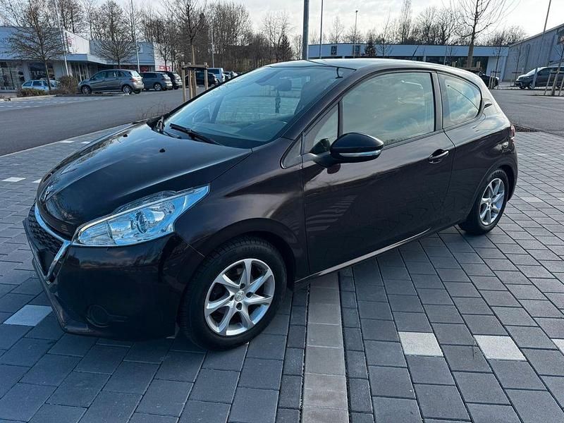 Gebraucht Peugeot 208 Access 68 PS (50 kW) 2013 Braun Kleinwagen