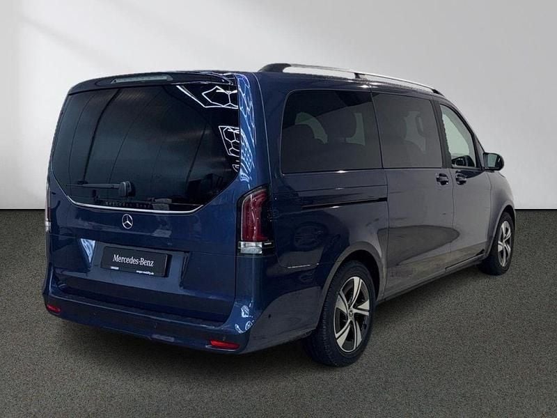 Gebraucht Mercedes V220 Style 163 PS (119 kW) 2025 Sodalithblau Van / Kleinbus