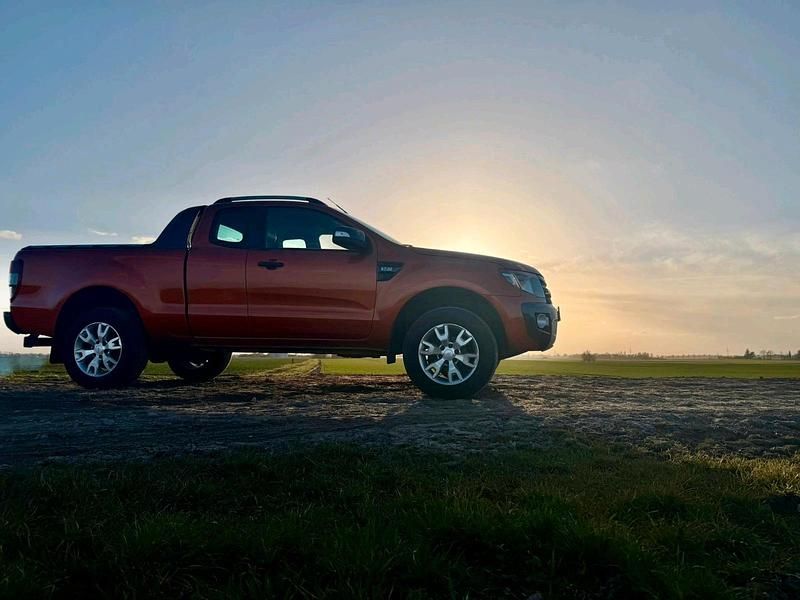 Gebraucht Ford Ranger 200 PS (147 kW) 2015 Orange Pickup