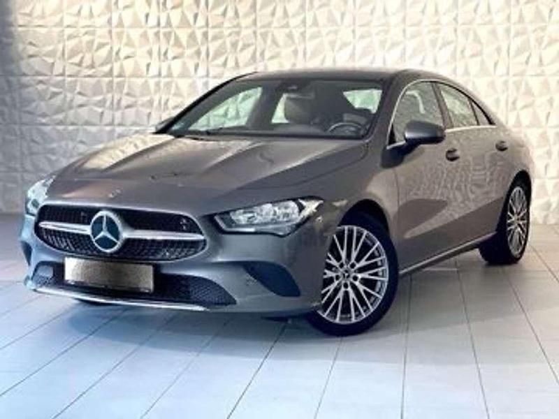 Grau Gebraucht 2020 Mercedes CLA200 Limousine | 25.990 € (Fairer Preis) - Bild 1/4