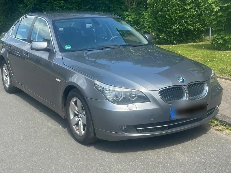 Grau Gebraucht 2008 BMW 523 Limousine | 5.000 € (Guter Preis) - Bild 1/4