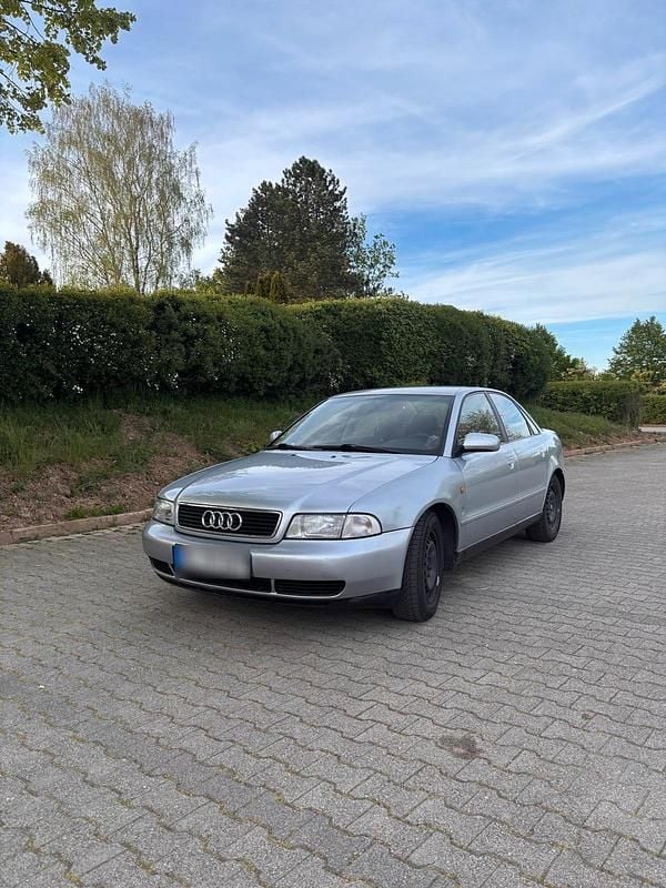 Gebraucht Audi A4 101 PS (74 kW) 1996 Silber Limousine