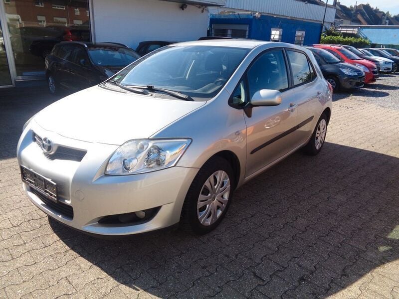 Silber Gebraucht 2008 Toyota Auris Luna Limousine | 4.950 € (Fairer Preis) - Bild 1/3