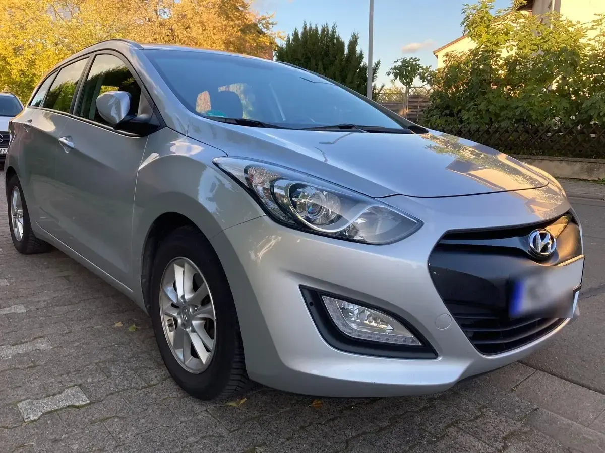 Second-hand Hyundai i30 Style 110 CP (80 kW) 2015 Argintiu Break