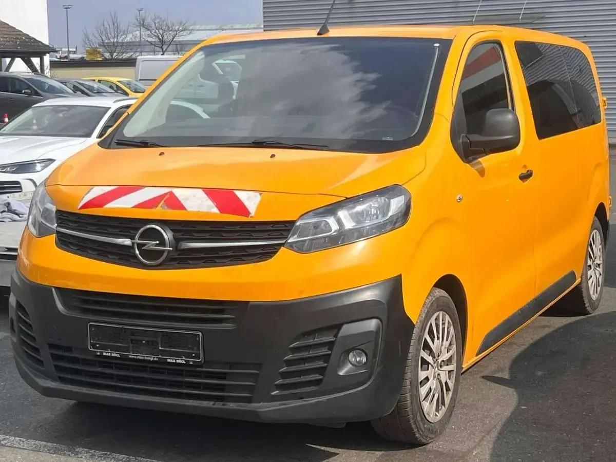 Gebraucht Opel Vivaro 120 PS (88 kW) 2020 Gelb Van / Kleinbus