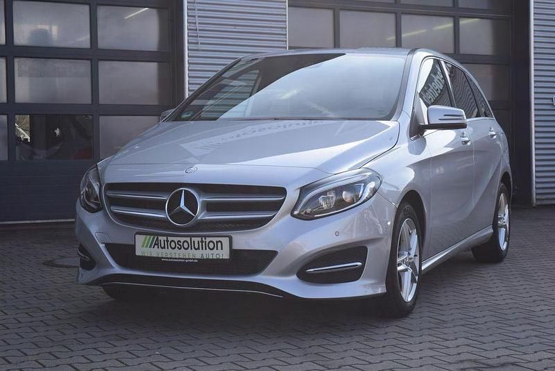 Gebraucht Mercedes B200 136 PS (100 kW) 2015 Silber Van / Kleinbus