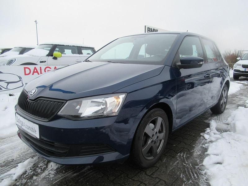 Gebraucht Skoda Fabia Cool Edition 60 PS (44 kW) 2015 Blau Kleinwagen