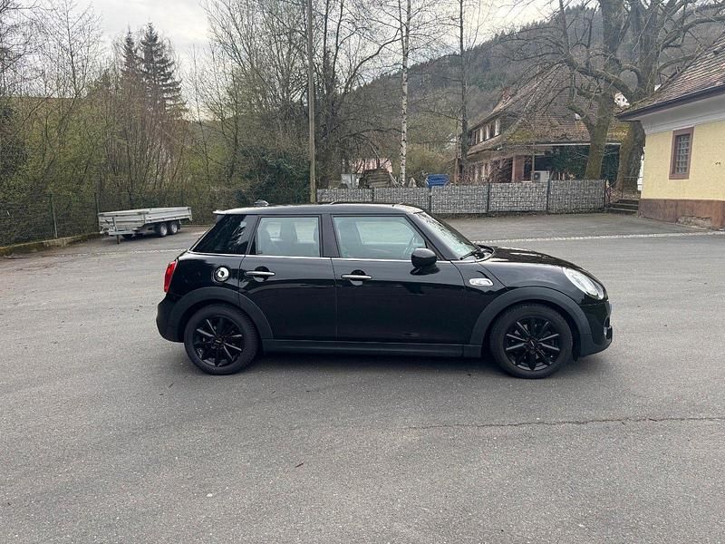 Second-hand Mini Cooper SD 170 CP (125 kW) 2016 Negru Hatchback