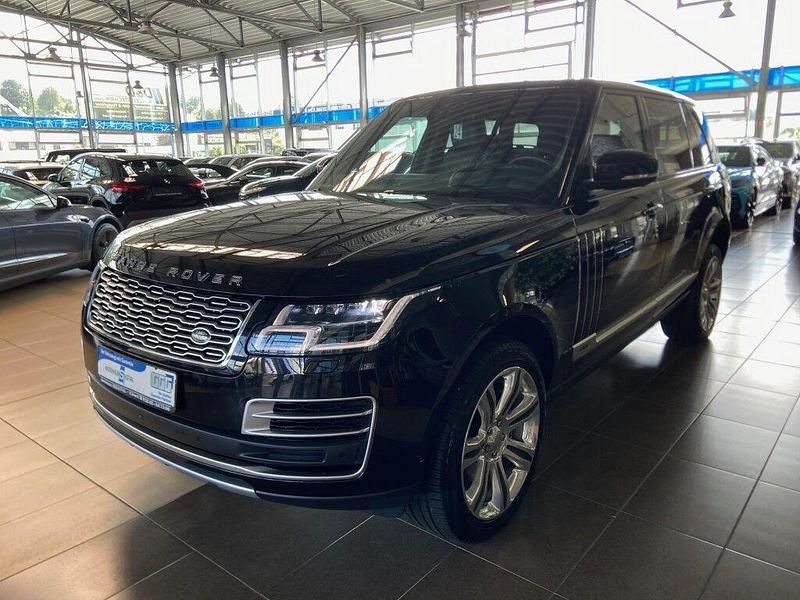 Schwarz santorini black (metallic) Gebraucht 2021 Land Rover Range Rover Autobiography SUV | 119.000 € - Bild 1/4