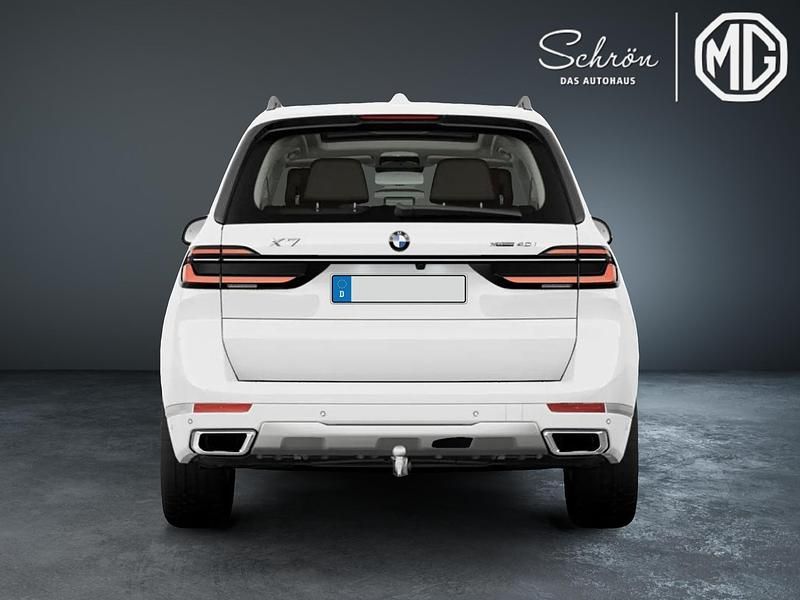 Nouă BMW X7 381 CP (280 kW) 2026 SUV