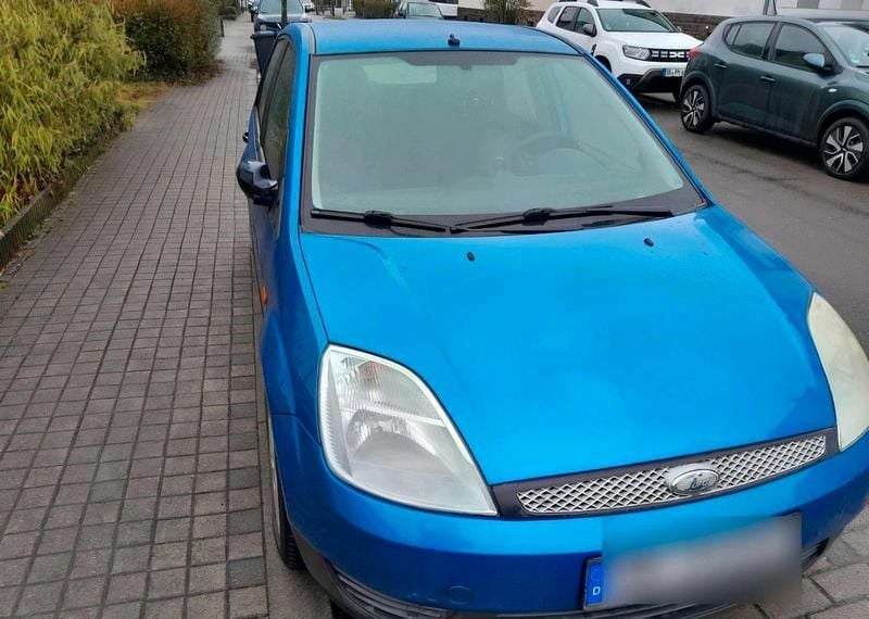 Blau Gebraucht 2005 Ford Fiesta Limousine | 2.000 € (Fairer Preis) - Bild 1/4