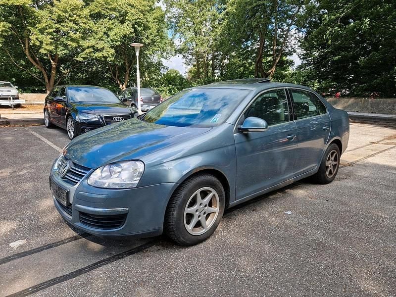 Blau Gebraucht 2005 VW Jetta Limousine | 1.350 € (Guter Preis) - Bild 1/4