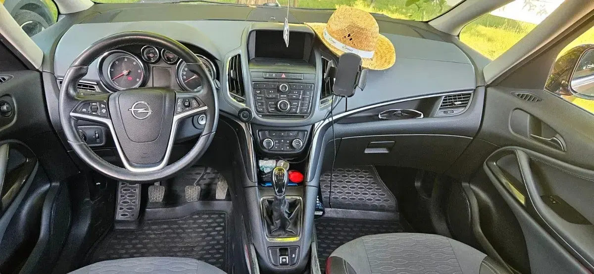 Gebraucht Opel Zafira Tourer Edition 165 PS (121 kW) 2013 Braun Van / Kleinbus