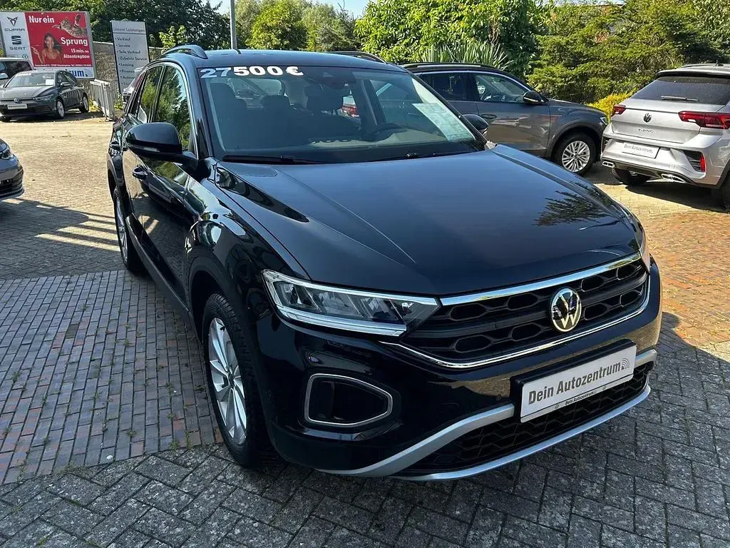 Gebraucht VW T-Roc Life 116 PS (85 kW) 2024 Schwarz (deep black perleffekt) SUV