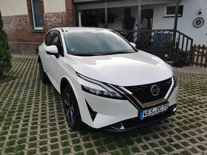 Weiß Gebraucht 2022 Nissan Qashqai N-Connecta SUV | 21.900 € (Guter Preis) - Bild 1/4