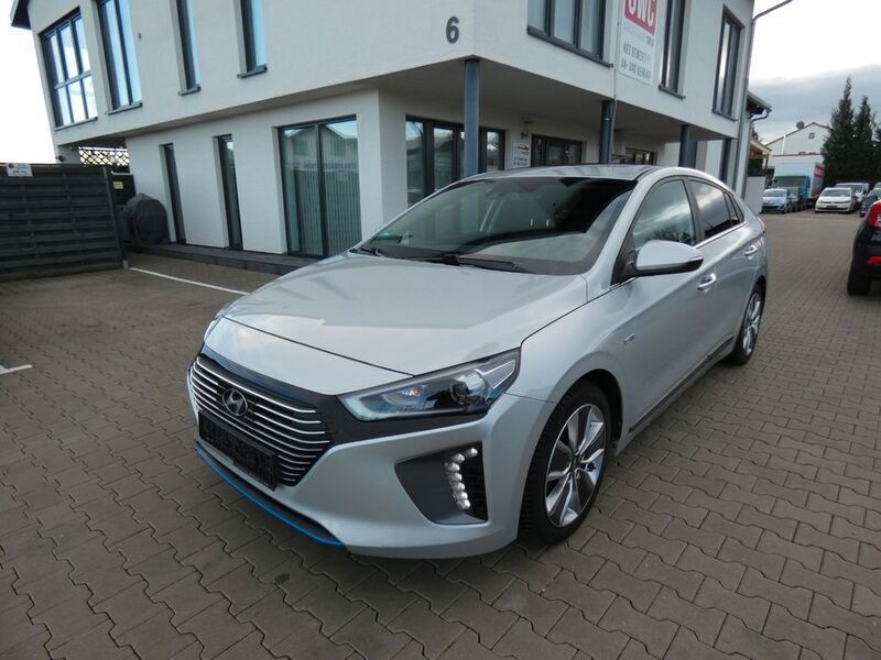 Silber Gebraucht 2017 Hyundai Ioniq Style Limousine | 11.790 € (Fairer Preis) - Bild 1/4