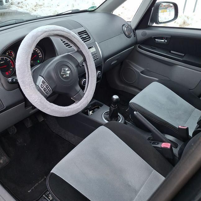 Schwarz Gebraucht 2011 Suzuki SX4 Limited Kleinwagen | 7.750 € (Teuer) - Bild 1/4