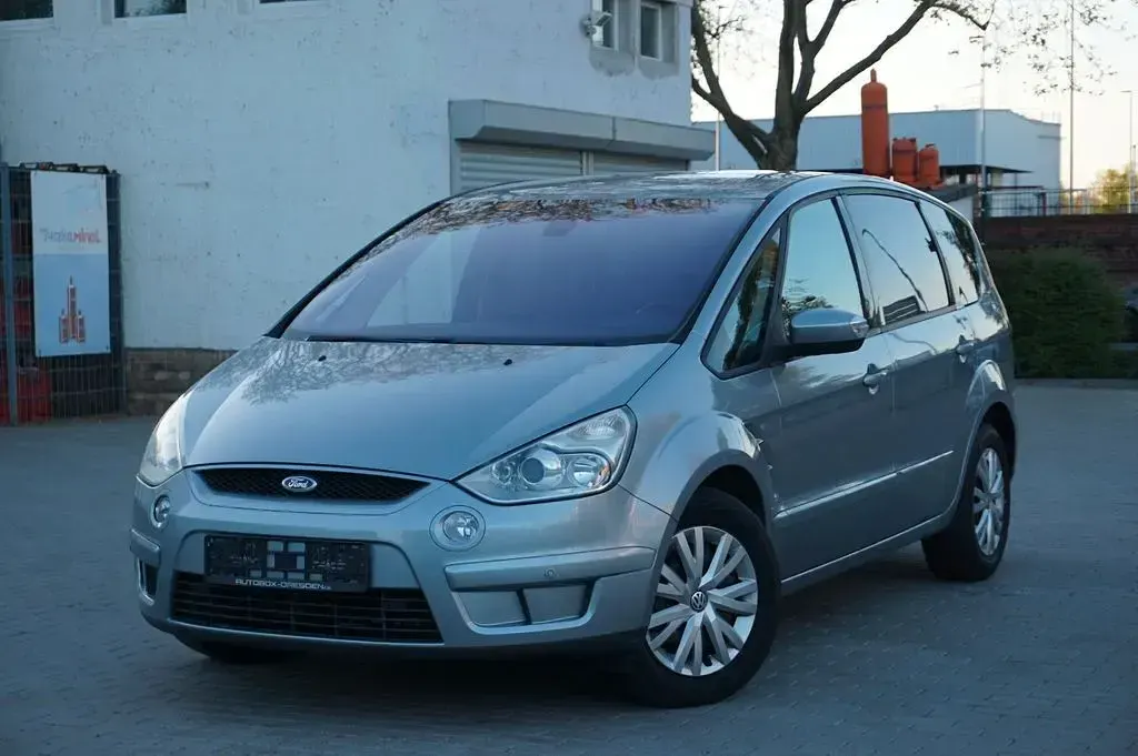 Gebraucht Ford S-MAX Titanium 131 PS (96 kW) 2007 Silber Van / Kleinbus