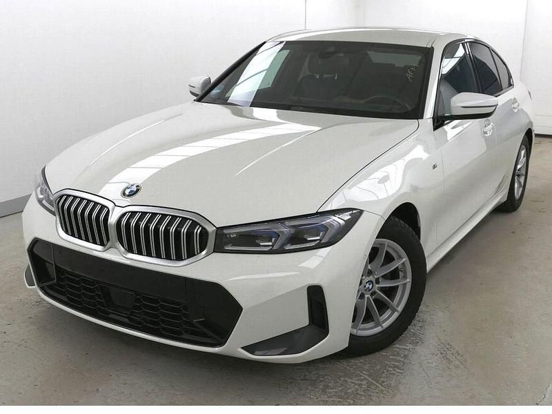 Alpinweiss 3 Gebraucht 2023 BMW 320 M Sport Limousine | 36.890 € (Guter Preis) - Bild 1/4