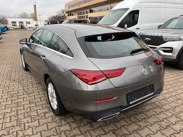 Gebraucht Mercedes CLA200 Shooting Brake 150 PS (110 kW) 2023 Grau Kombi